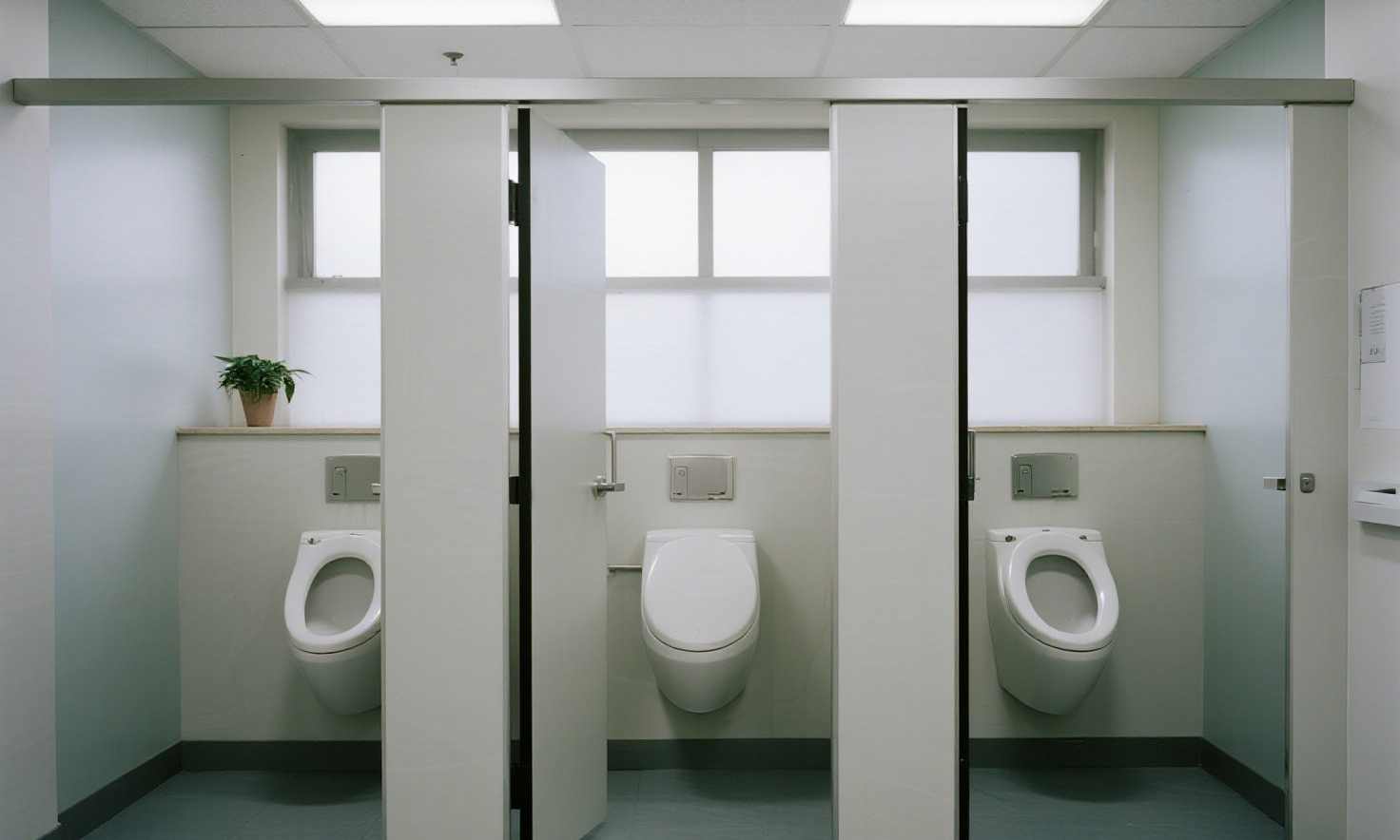 Toilet Cubicle Kantor 2